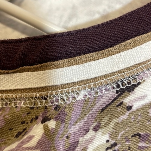 CJ Banks 2X - light weight zipper front long sleeve top, Patterned in mauves - Picture 7 of 7